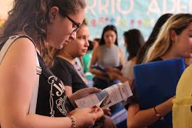 Desde el estado nacional buscamos garantizar el derecho a la educación y fortalecer las trayectorias educativas de jóvenes que quieran formarse profesionalmente, finalizar su educación obligatoria o estén estudiando una carrera del nivel superior. Becas Progresar De Anses De Hasta 6 900 Como Inscribirse Y Todos Los Montos Vigentes