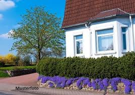 Ob sie letztendlich ein haus kaufen oder bauen, hängt auch von ihrem geldbeutel ab, ein einfamilienhaus in st. Dsohf1pbkdwwym