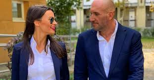Berki krisztián és puzsér róbert a bíróság folyosóján nyilatkozik. Berki Krisztian Partot Alapit A 2022 Es Valasztason Mind A 106 Valasztokeruletben Jeloltet Allitana Magyar Narancs