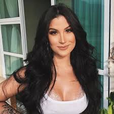 É uma mistura de alívio, felicidade, emoção e esperança, disse ela, ao postar registros da vacinação em seu instagram. Bianca Andrade Photos News And Videos Trivia And Quotes Famousfix
