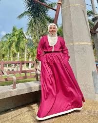 Jun 05, 2021 · ada banyak lho orang yang ingin menjahitkan pakaiannya dengan model dan ukuran tertentu. 10 Model Gamis Untuk Wanita Gemuk Yang Nyaman Dan Modis Updated 2021 Bukareview