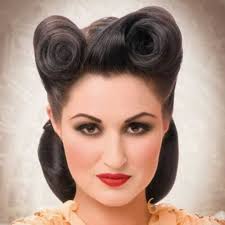 These are often worn during the renaissance period by fair performers, it actually orginated in the 1930s and it become popular during world war ii. 50 Superb Wedding Looks To Try If You Have Short Hair Hair Motive