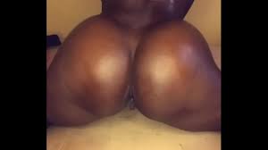 Je danse tout nu dans sa chambre - XNXX.COM