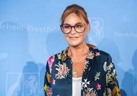 Moderator and berg's good friend giovanni zarrella (42) visited the. Andrea Berg Beim Heimspiel 2020 Presale Startet Jetzt Tickets Fur Kult Konzerte Sichern News De