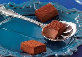 Nama Chocolate Au Lait Royce Confect Usa Online Boutique In 2021 Delicious Chocolate Chocolate Royce Chocolate