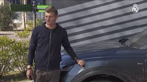 @vinijr @marcoasensio10 @benzema #realmadridvillarreal pic.twitter.com/77rlzm7b9z. Saraemma164 Toni Kroos Athletic Athletic Jacket