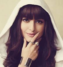 In mumbai slum area even women's and girls getting there hair short as possible… a village women live in mumbai city with her husband in a apartment near the slum.the. Best Hairstyles For Big Foreheads You Should Try On Newstrack English 1