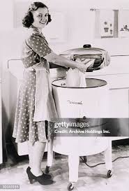 535 Laundry Ladies Retro Stock Photos, High-Res Pictures, and Images