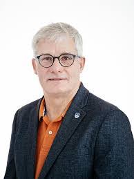 Christina Hove's Instagram, Twitter & Facebook