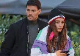 Οι φωτογραφίες με μαγιό και το like της ελένης φουρέιρα. Krish Sth Sxesh Foyreira Almperto Mpotia Grtimes Gr
