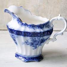 Flow blue reproduction ewer/water pitcher & wash basin home and garden kitchen and dining tableware serveware serving pitchers and carafes. Toraine Flow Blue Large Pitcher With Gold Trim Blue And White Etsy In 2020 Flow Blue Flow Blue Dishes Transferware