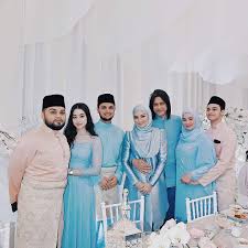 Anda hanya perlu tampal ia denim anda dan voilà! Emoji Love Berbaju Sedondon Pu Riz Neelofa Jadi Perhatian Netizen Hiburan Mstar