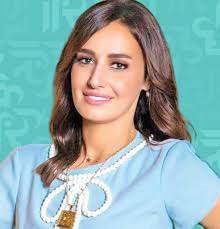 تبرأت الفنانة حلا شيحة من فيلم مش أنا الذي لعبت فيه دور البطولة مع الفنان تامر وكانت صحيفة ًصدى قد نشرت خبرًا يفيد إثارة الفنانة المصرية حلا شيحة الجدل بعد. Ø­Ù„Ø§ Ø´ÙŠØ­Ø© ØªÙƒØ´Ù Ø¹Ù† Ø¨Ø·Ù†Ù‡Ø§ ÙÙŠ ØµÙˆØ± Ø¬Ø¯ÙŠØ¯Ø© Ù…Ø¬Ù„Ø© Ø§Ù„Ø¬Ø±Ø³