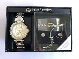 See more ideas about daisy fuentes, daisy, hollywood hair. Bnib Daisy Fuentes Crystal Chronograph Watch Silver With Bracelets Earrings Ebay