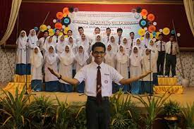 This is done by emphasising particular words, sounds or phrases to help make the text become a performance than a reading. 4 Malaysian Teachers Who Found Amazing Ways To Teach Their Students
