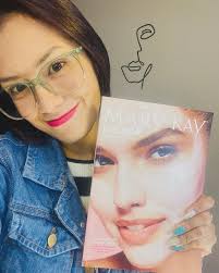 Akemi Yamashiro Directora Ind. de Ventas Mary Kay