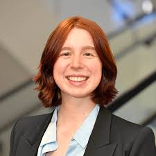 Danielle Healy's Instagram, Twitter & Facebook