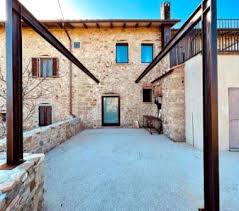 Affitto appartamento sottotetto di 30 mq situato nel centro storico del comune di laterina (ar), al centro della toscana (distanze: Case In Affitto Da Privati Arezzo Provincia Casadaprivato It