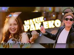 Luluh khai bahar cover by wanyhasrita ft rizz boleh tahan vokal wanyhasrita mantap. Learn To Play Chords For Fdj Emily Young Masuk Pak Eko Official Music Video At Chordu Music Videos Song Download Sites Mp3 Music Downloads