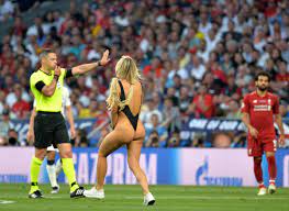 By the time i'm 30 i plan on making enough money to retire, and streaking at the champions league will only help me achieve that. Streaker Stops Play In Champions League Final Flipboard