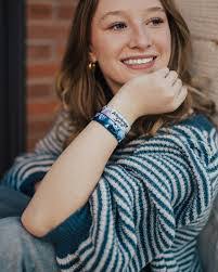 Lynn Criss's Instagram, Twitter & Facebook