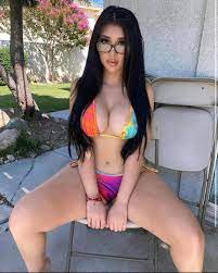 Sexy babe looking like a nympho princess | Scrolller