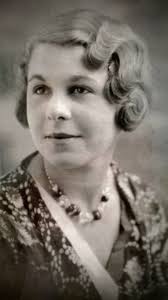 Could someone take a good quality portrait photo of my grandmother?