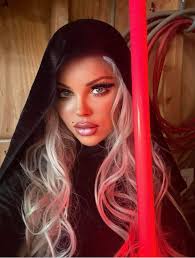 my cosplay as mc abyssal sovereign ( combat outfit with dragon sylus ) ❤️  feel free to follow and make friends! 🫶🏻