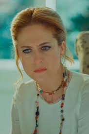 See a recent post on tumblr from @fotokopicibierkek about canan ergüder. Pin En Cine