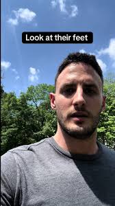 Understanding Body Language Through Feet Observation