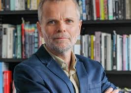 Linda Buis's Instagram, Twitter & Facebook