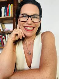 I'm selling a new desk set. We offer financing. ASK FOR PRICE ‼️