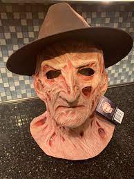 Deluxe Freddy Kruegar Mask With Fedora Mercari Trick Or Treat Studios Halloween Masks Freddy Krueger
