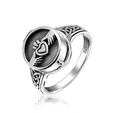 Check spelling or type a new query. Claddagh Ring How To Wear When Married Arxiusarquitectura
