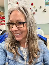 Looking for suggestions for a hair salon. Right now for someone who can  look at your face structure and knows what will look good. My hair is  pretty much one length past