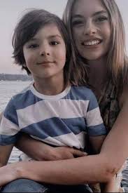 Ancora un grande successo per #LaRosaDellaVendetta! La penultima puntata ha  superato i 2,5 milioni di spettatori con uno share del 14,40%, dominando la  serata. Un grande applauso a #MuratUnalmis che, dopo #TerraAMARA,