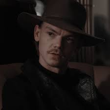 Lovspattinson In 2021 Thomas Sangster British Celebrities Thomas Brodie Sangster