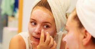 Yetersiz gözyaşları göz kuruluğuna sebep olabilirken, göz yaşının kalitesiz olması da yine kuruluğa sebep olur. Cilt Kurulugu Nasil Gecer Cilt Kuruluguna Ne Iyi Gelir