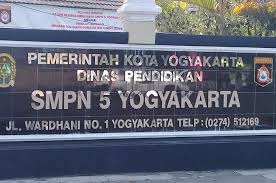 8 3 10304751 mts plus ponpes madinah al munawwarah buya naskah jln. Ini Dia 15 Smp Negeri Terbaik Nasional Yang Dapat Nilai Ujian Nasional Tertinggi 2019 Ada Sekolahmu Semua Halaman Cewekbanget