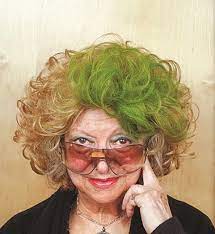 A madeixa verde que sempre tinha no cabelo era já uma imagem de marca. Maria Jose Valerio Eterna Interprete Da Marcha Do Sporting Internada De Urgencia Nacional Flash