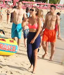 Thomas vermaelen was born on november 14, 1985 in kapellen vermaelen has represented belgium since 2006, and is captain of his country. Robin Van Persie And Thomas Vermaelen Hit Beach As Manchester United Manager Louis Van Gaal Trains Daily Mail Online
