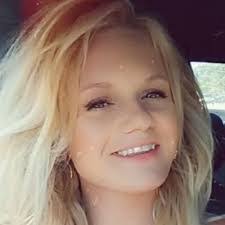 Elaine Strickland's Instagram, Twitter & Facebook