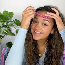 Madison bailey was born on january 29, 1999 in north did you know? Madison Bailey On Outer Banks Season 2 Falling In Love Brow Tips