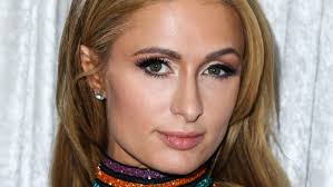 Hotel heiress and socialite paris hilton rose to fame via the reality tv series 'the simple life,' and continues to court media attention through her books, businesses, music and screen appearances. Paris Hilton Abgeschottet Tyrannisiert Dieses Foto Stammt Aus Ihren Dunkelsten Tagen