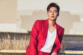 Lee started to act in his second year of high school, and by his senior year, had joined starhaus entertainment. Lee Min Ho Talks About The Perfect Love Entertainment The Jakarta Post