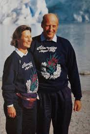Til slutt ga kronprins harald faren sin et ultimatum: Trom Gullbryllup For Kong Harald Og Dronning Sonja