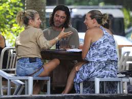Elsa pataky was born elsa lafuente medianu in madrid, spain. Elsa Pataky In Tight Denim Shorts At Byron Bay