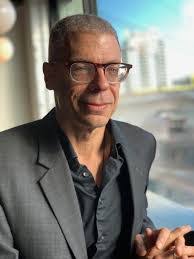 Mark Pesce's Instagram, Twitter & Facebook