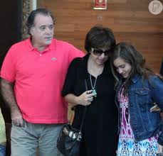 Diferentes momentos de tony ramos: Tony Ramos Curte O Domingo Com A Mulher E A Neta Em Shopping Do Rio Purepeople
