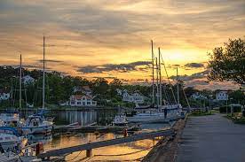 Travel guide resource for your visit to stenungsund. Hamnen I Stenungsund Med Utsikt Over Stenungson Bild Fran Stenungsund Vastra Gotalands Lan Tripadvisor